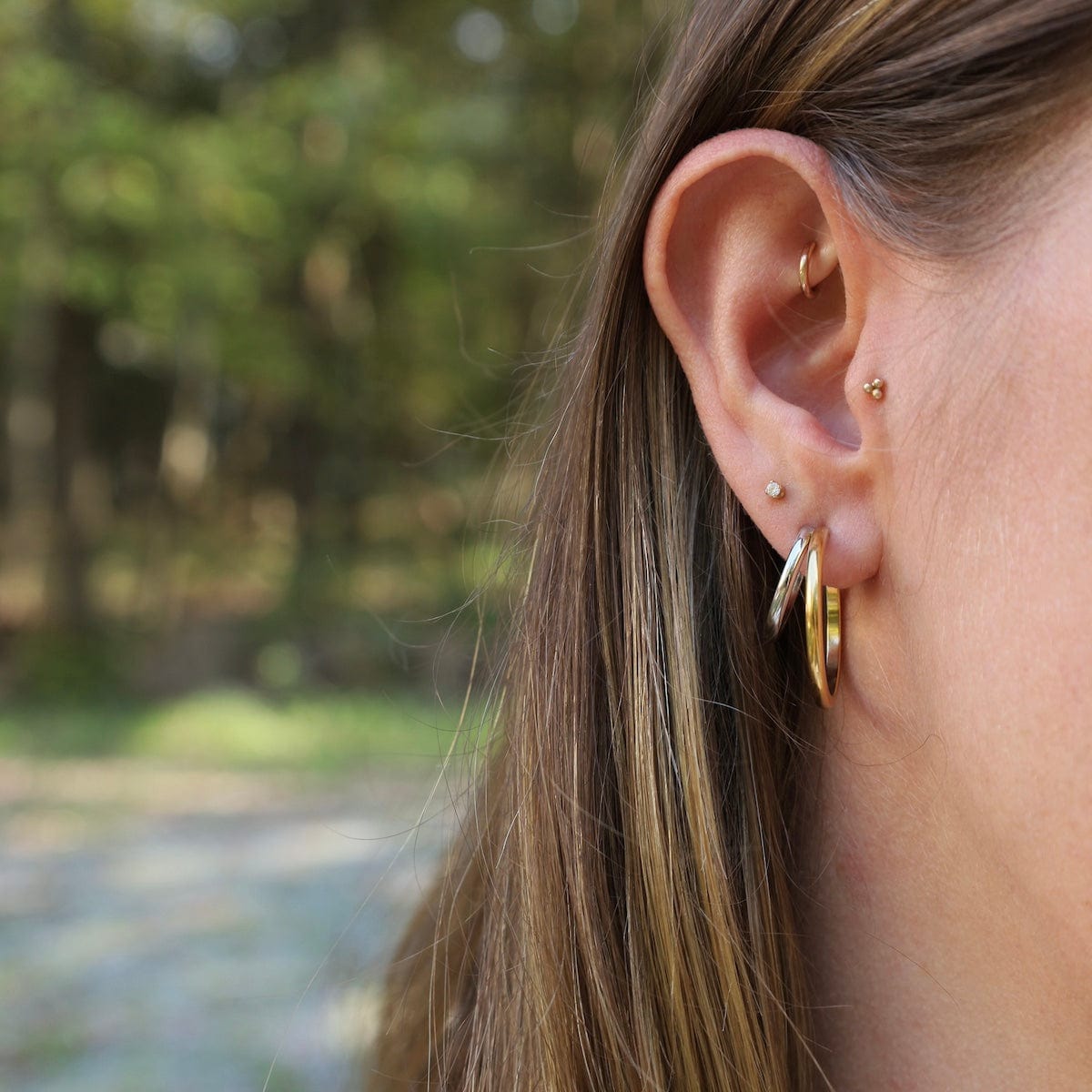 EAR-S.STL Hi-Lo Tide Hoops in Two Tone