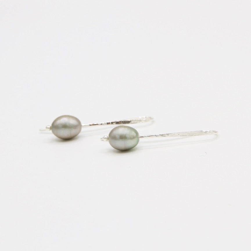 
                      
                        EAR Sage Green Freshwater Pearl On Long Ear wire
                      
                    