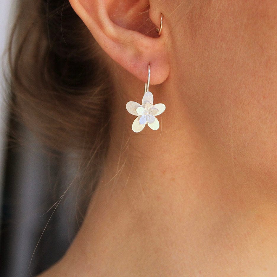 
                      
                        EAR Sakura 3D Earring
                      
                    