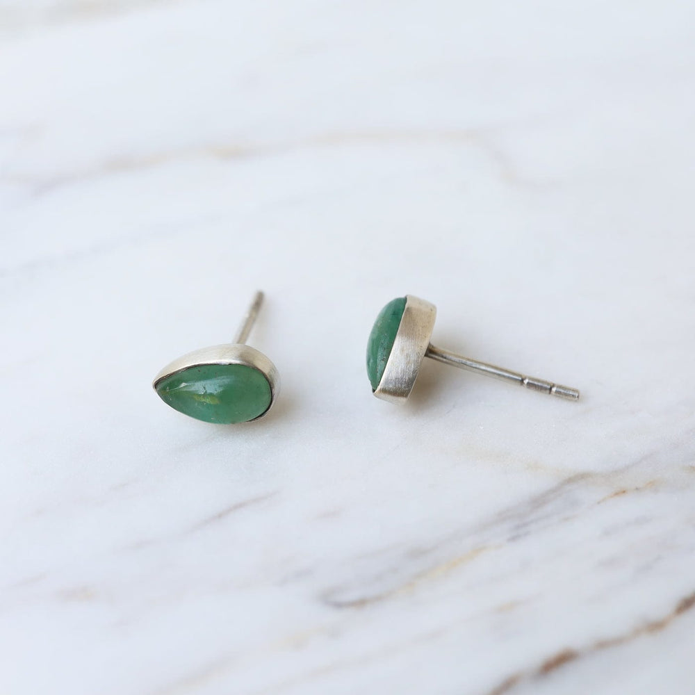 
                      
                        EAR Shiny Little Emerald Tear Drop Stud
                      
                    