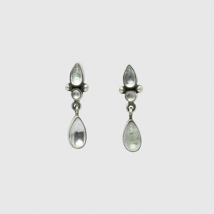 
                      
                        EAR Shiny Lotus Clear Quartz Drop Stud
                      
                    