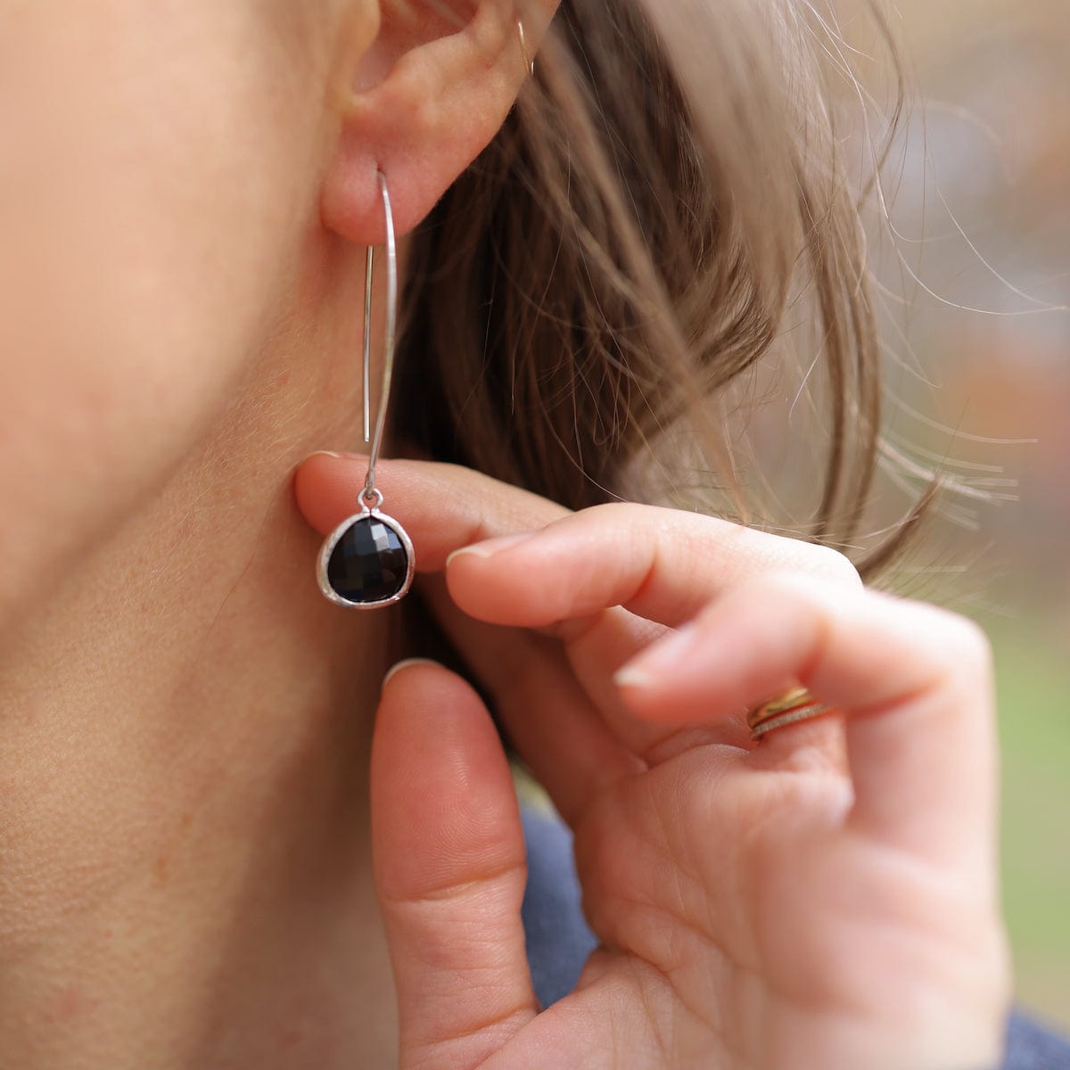 EAR Silver Black Crystal Earring