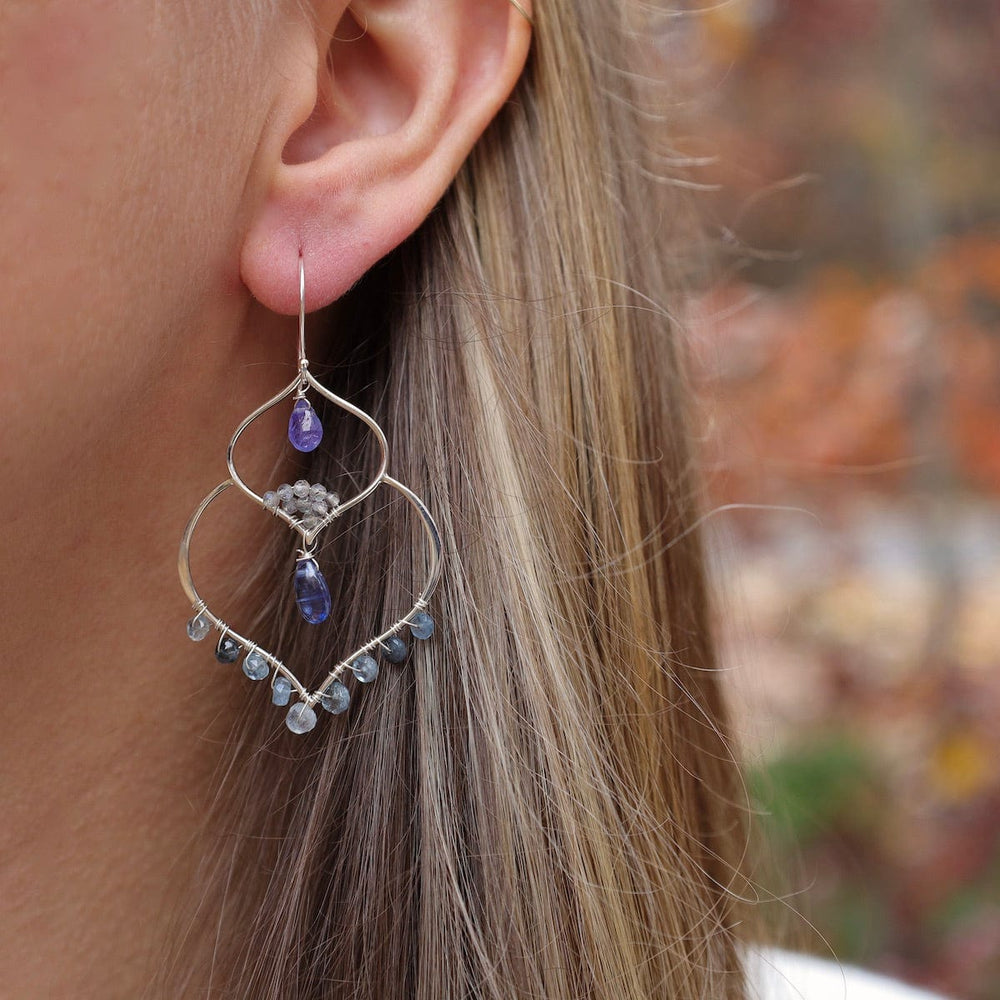 
                      
                        EAR Silver Double Lotus, Kyanite, Moss Aquamarine Earring
                      
                    