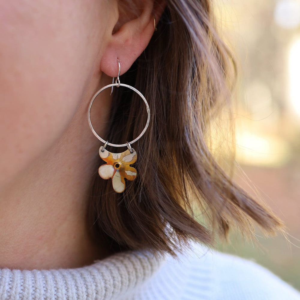 EAR Silver Ring With Mixed Metal Abstract Flower Earring