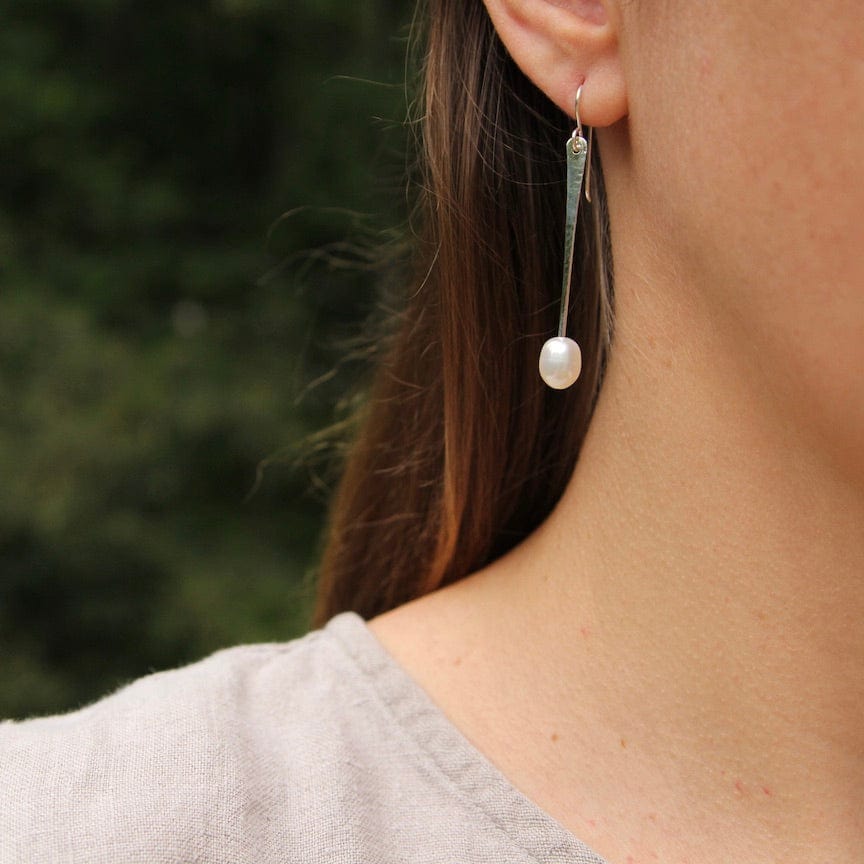 
                      
                        EAR Silver Stick with Pearl - Large
                      
                    