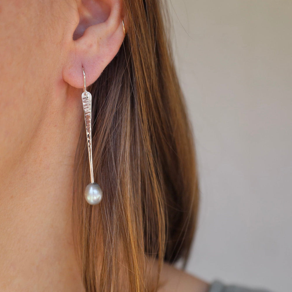 
                      
                        EAR Silver Stick with Pearl - Large
                      
                    