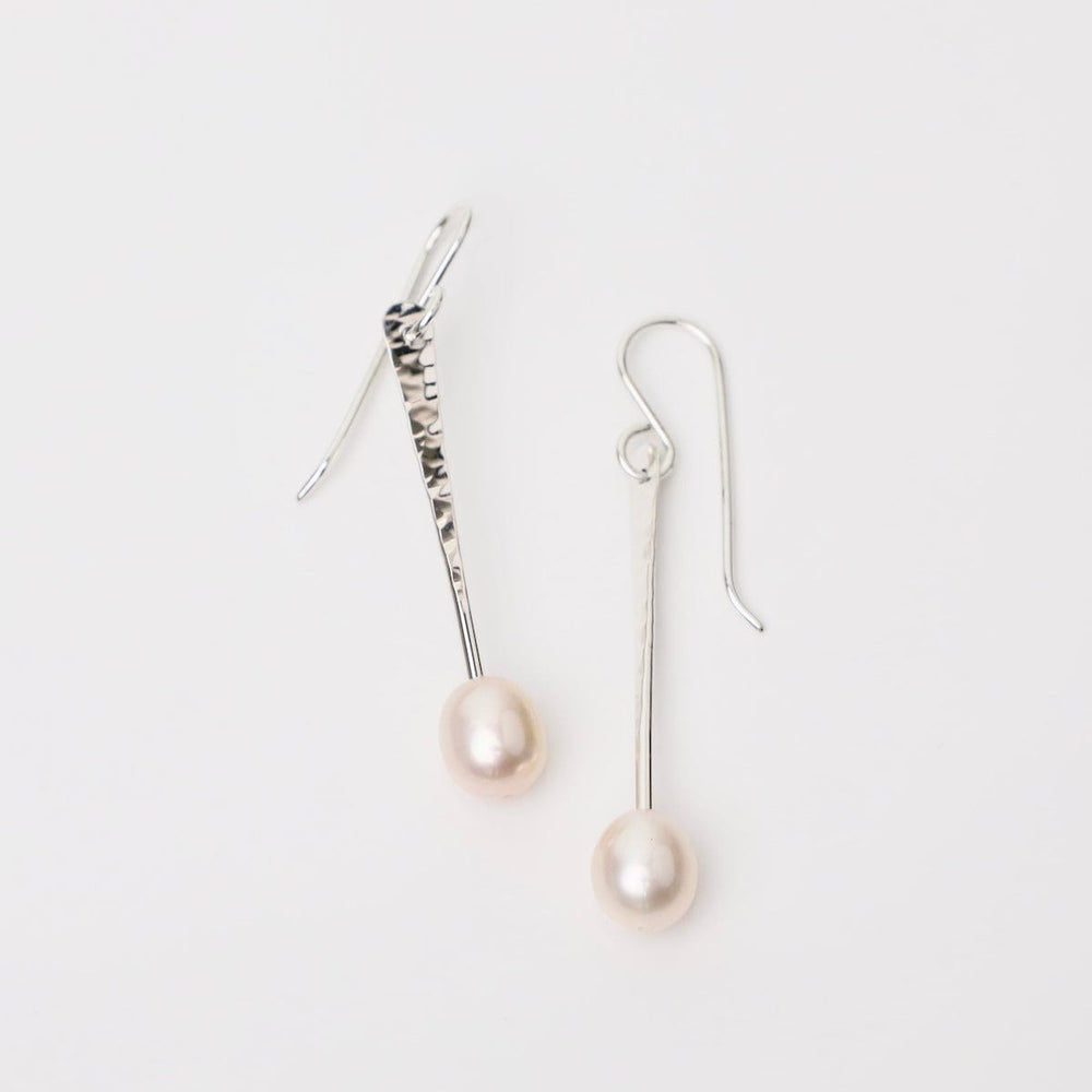 
                      
                        EAR Silver Stick with Pink Pearl - Small
                      
                    