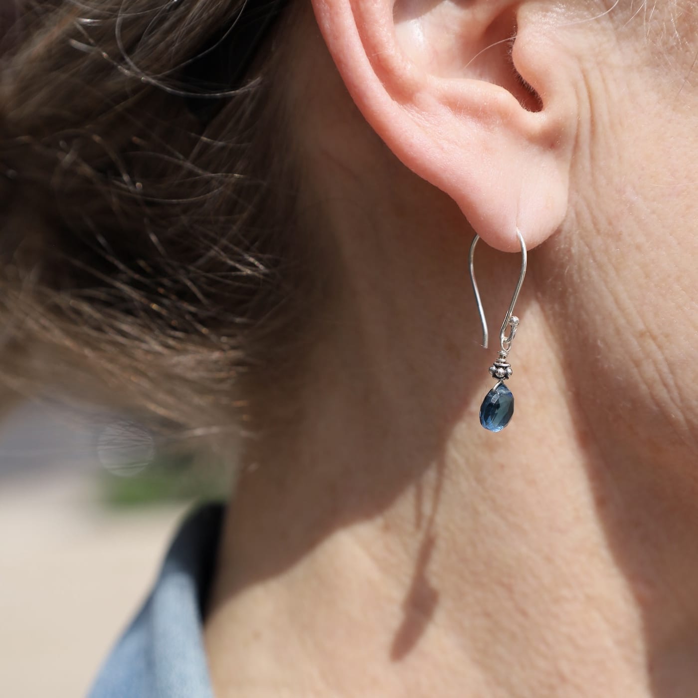 EAR Silver Tiny London Blue Quartz Earrings