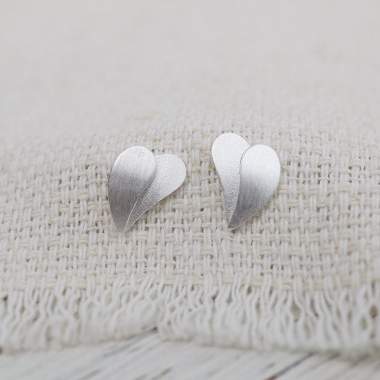 EAR Single Sweetheart Post Earrings