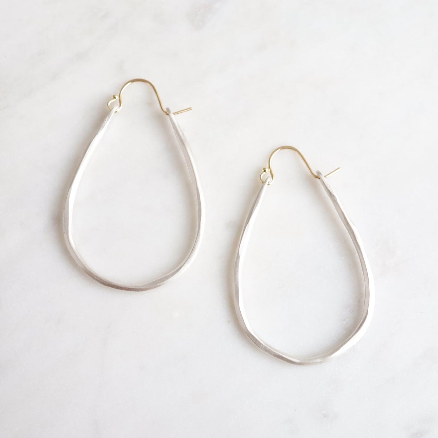 EAR Small Anjou Hoops