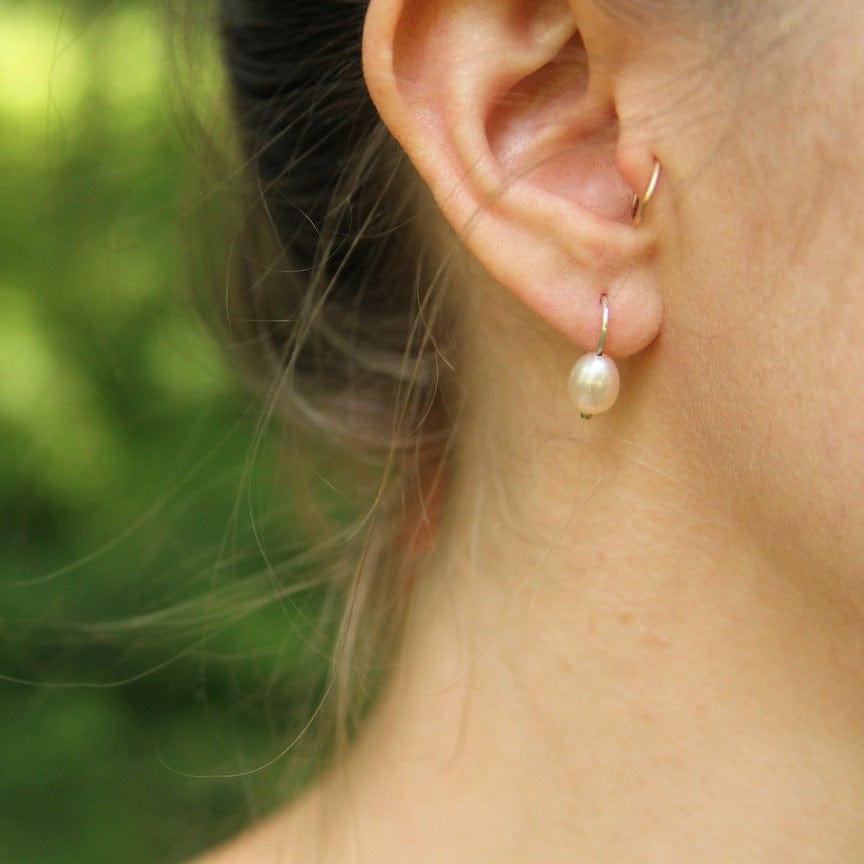 
                      
                        EAR Small Freshwater Pearl Earring
                      
                    