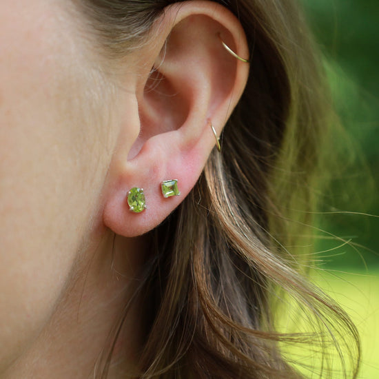 EAR Small Square Peridot Post Earring