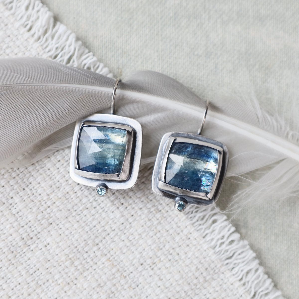 EAR Square Fold earrings in Bi-colored Kyanite with Bl