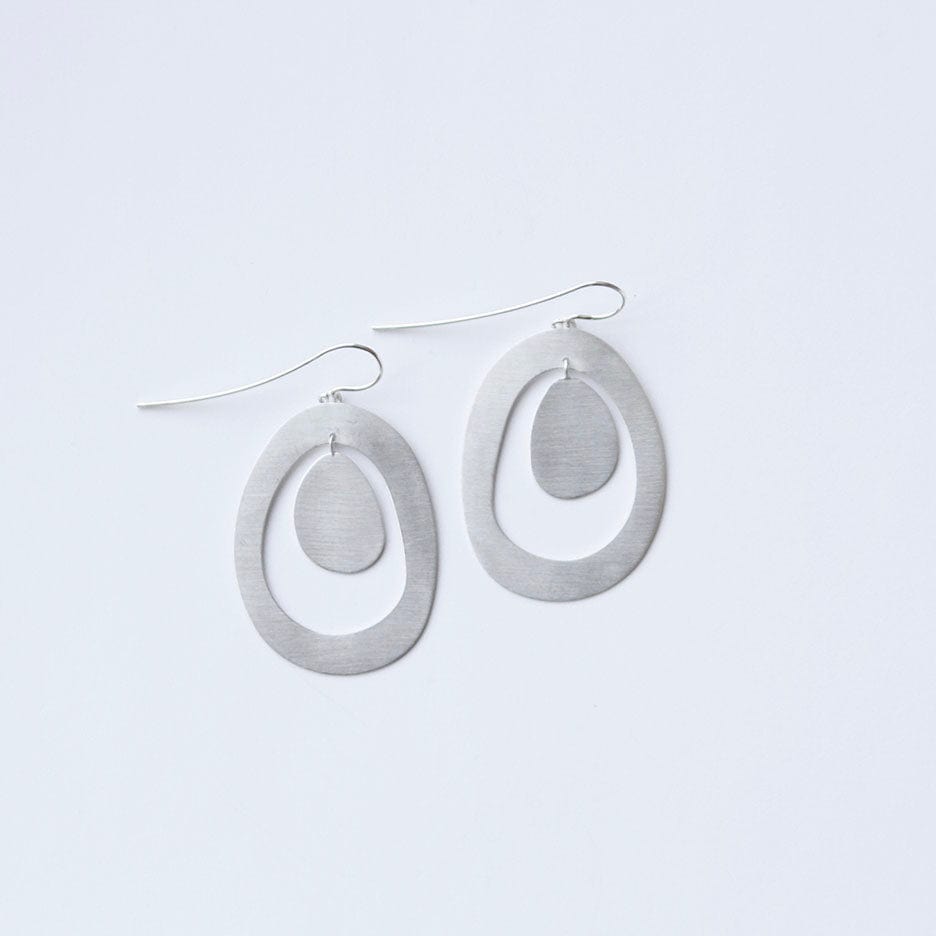 
                      
                        EAR Stepping Stone link Wire Earring
                      
                    