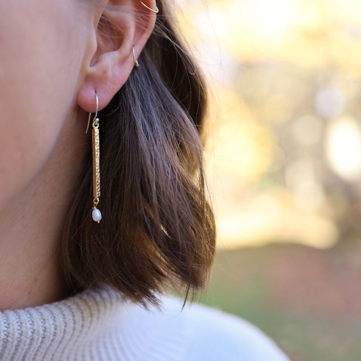 EAR Sterling Silver & 18k Gold Hammered Bar with Pearl Earring