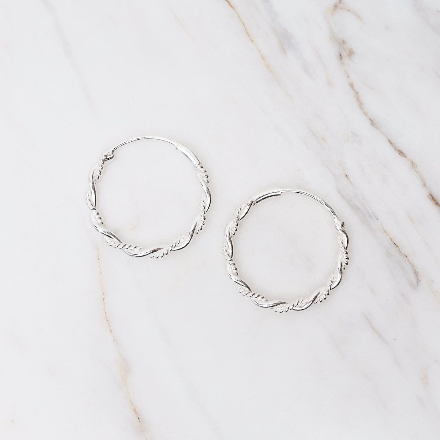 EAR Sterling Silver 18mm Two Wire Twist Infinity Hoops