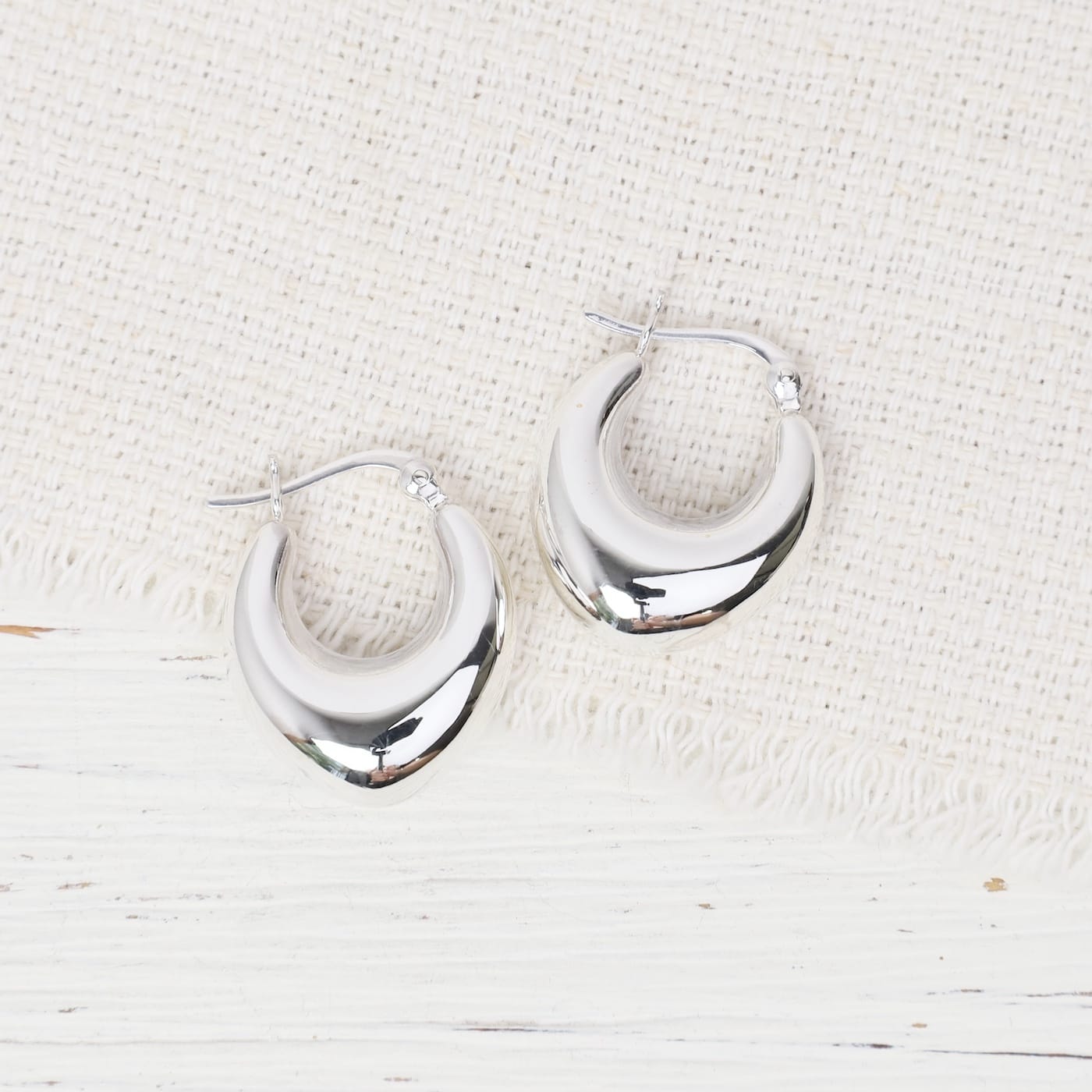 EAR Sterling Silver 18x20mm Tapered Oval Puffy Hoops