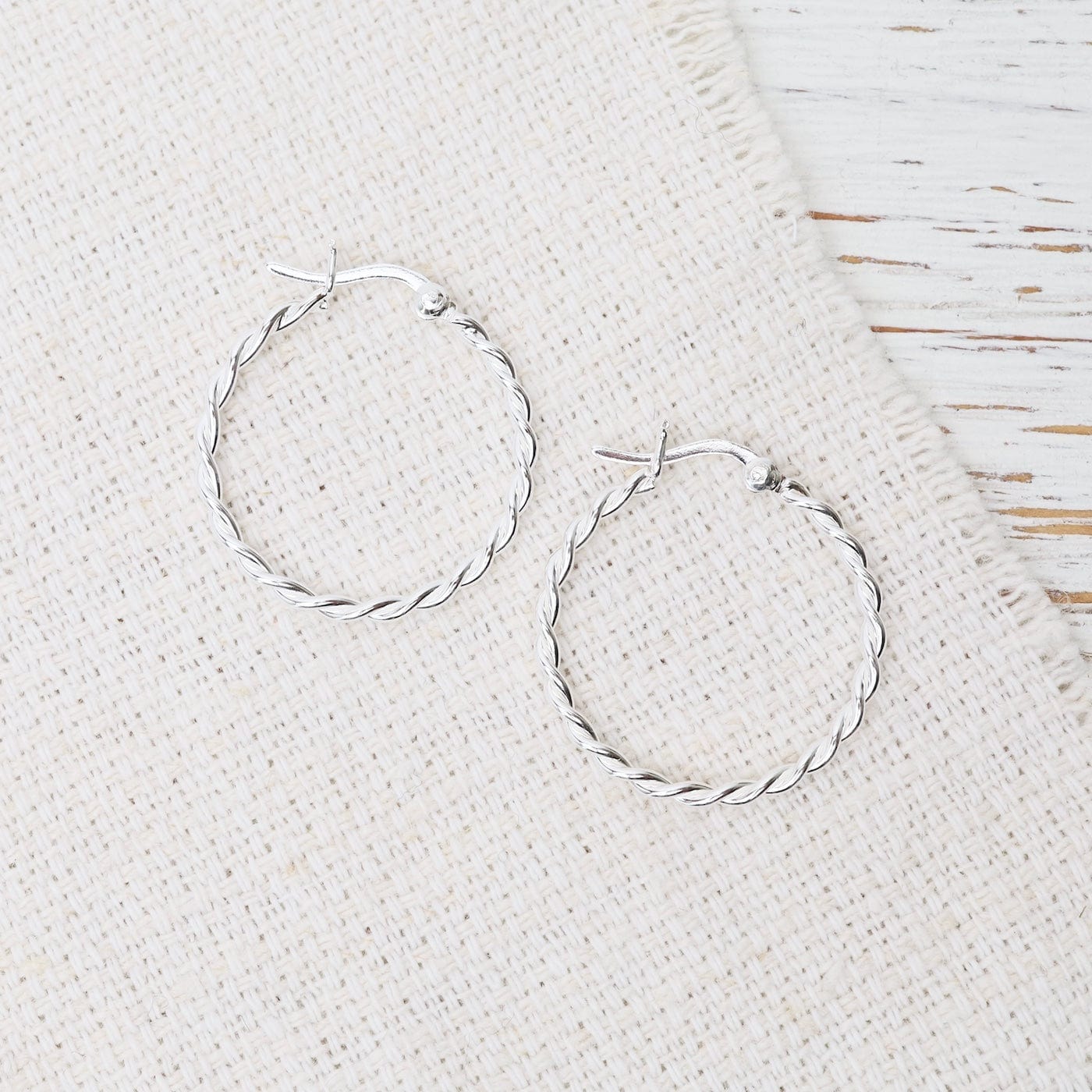 EAR Sterling Silver 20mm Shiny Twisted Hoops