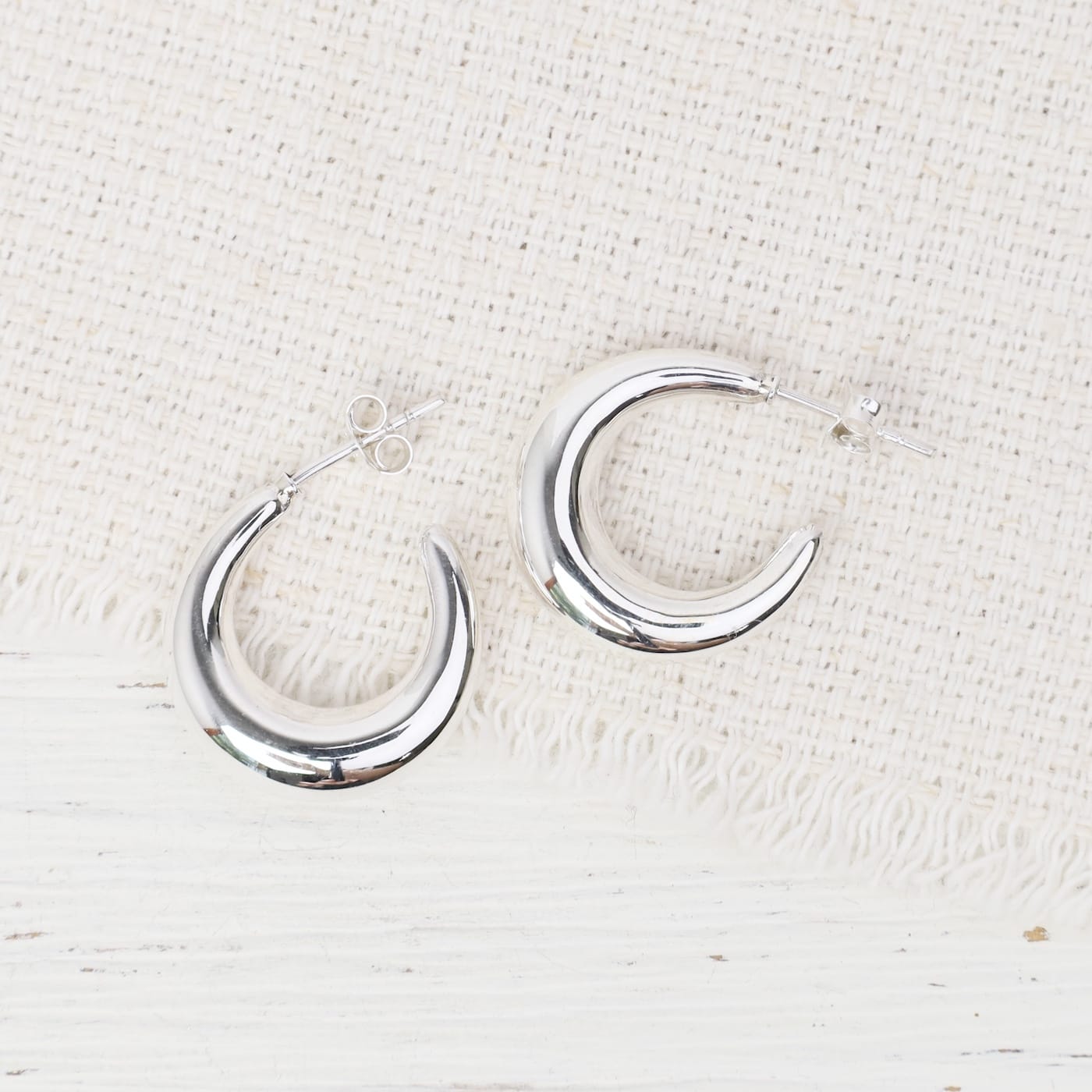 EAR Sterling Silver 20mm Tapered Post Hoops
