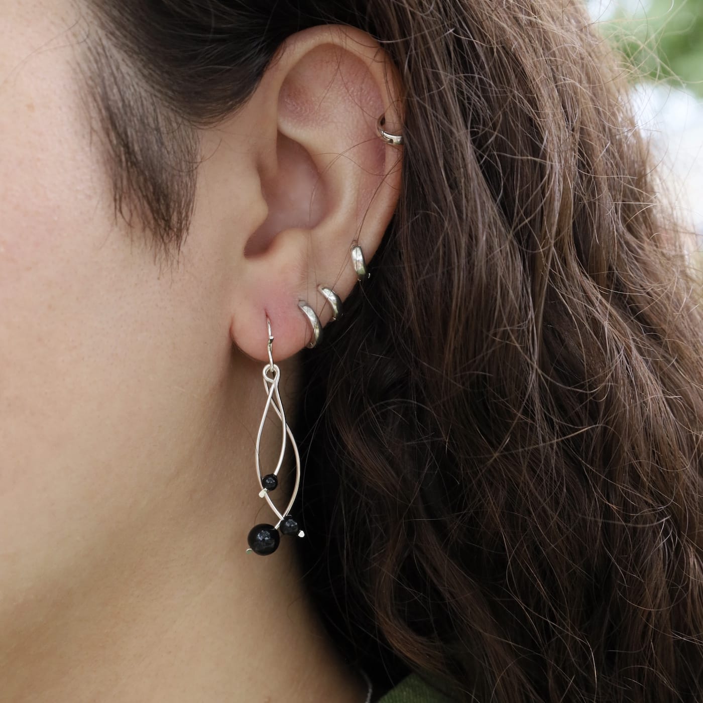 EAR Sterling Silver & Black Talking Friends Pearl Earrings