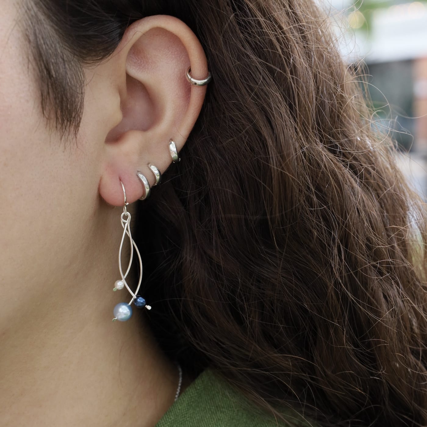 EAR Sterling Silver & Blue Talking Friends Pearl Earrings