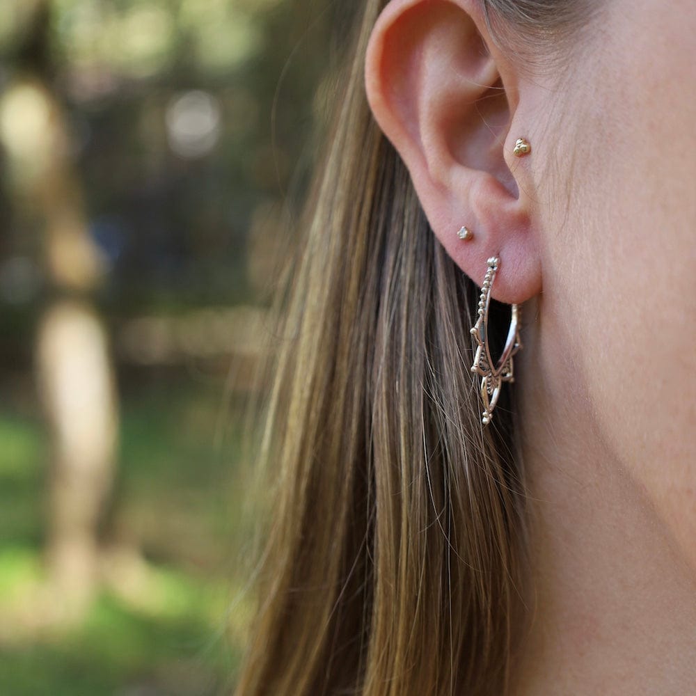 EAR Sterling Silver Decorated Oval Hoops