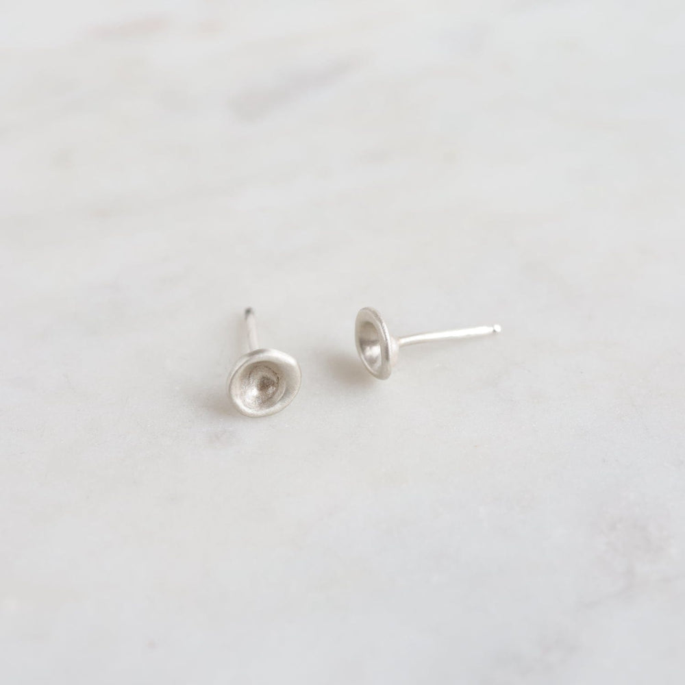 
                  
                    EAR Sterling Silver Mussel Shell Stud Earring
                  
                