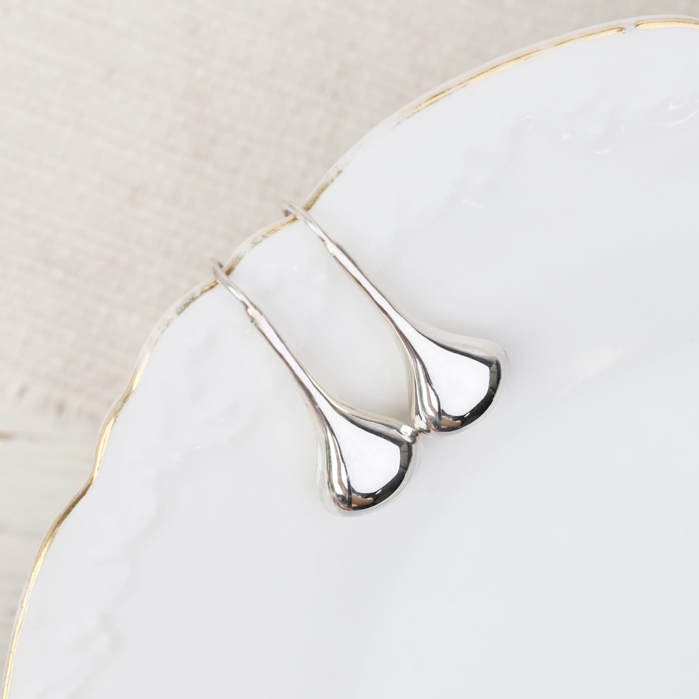 EAR Sterling Silver Plump Teardrop Earrings