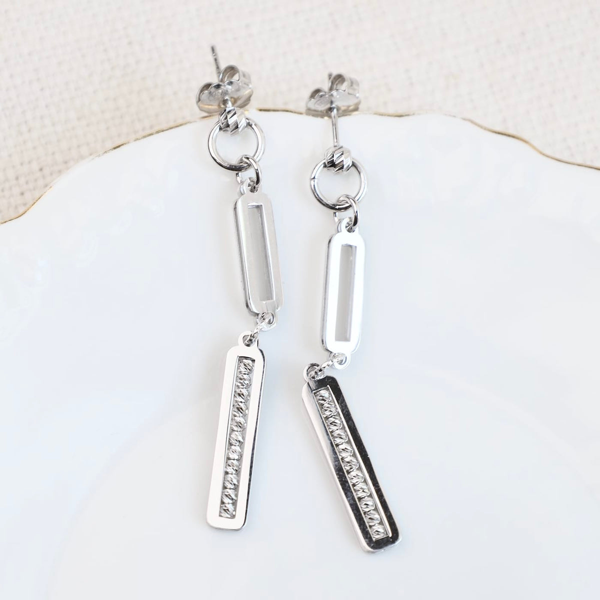 EAR Sterling Silver Slender Paperclip Earrings