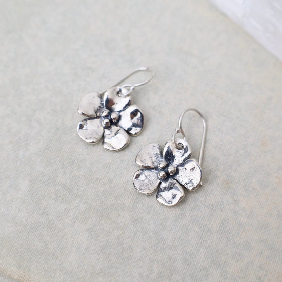 EAR Sterling Silver Small Flower Earrings