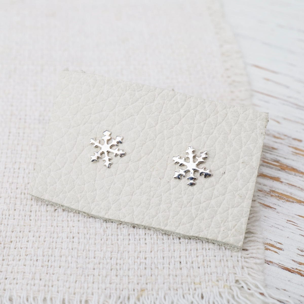 EAR Sterling Silver Snowflake Post Earrings