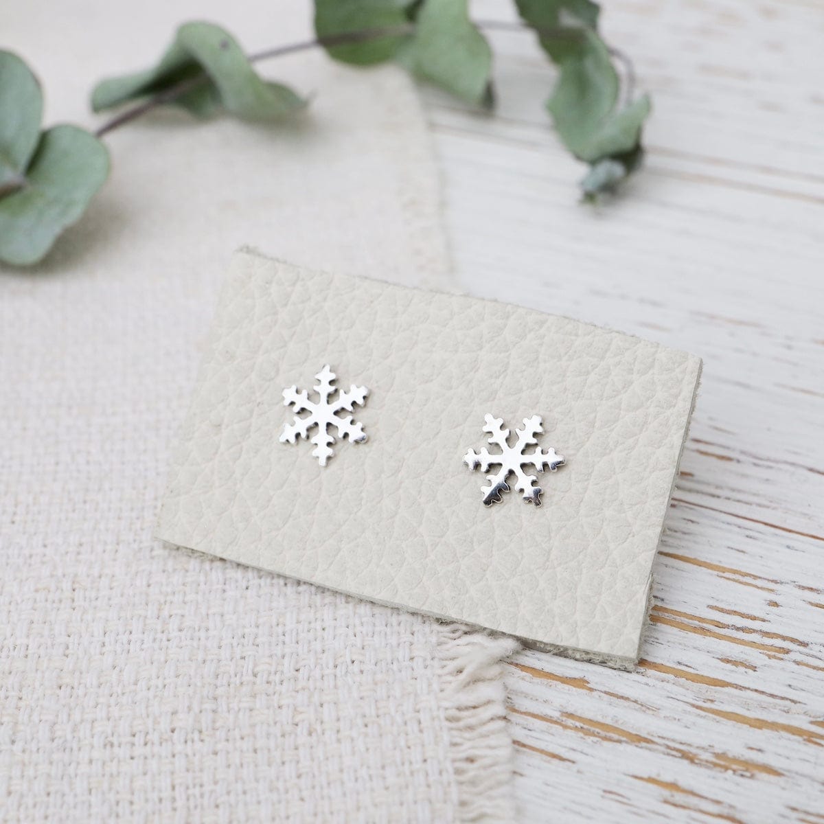 EAR Sterling Silver Snowflake Post Earrings