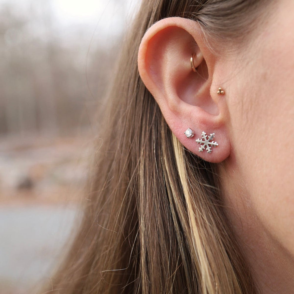 EAR Sterling Silver Snowflake Post Earrings