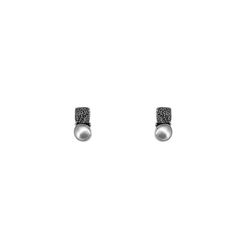 
                      
                        EAR Sterling Silver Square Stud with Granulation & Pearl
                      
                    