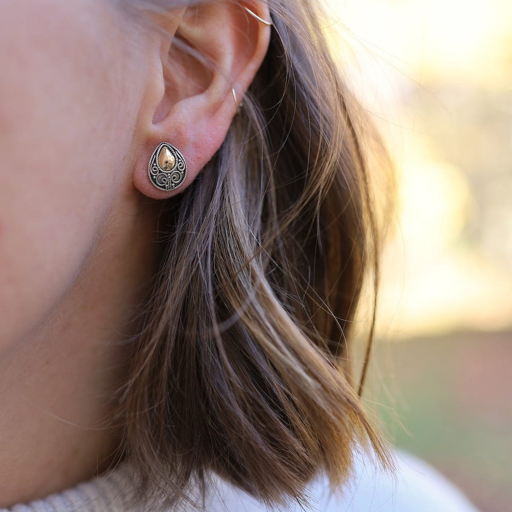 EAR Sterling Silver Teardrop Stud with 22k Gold