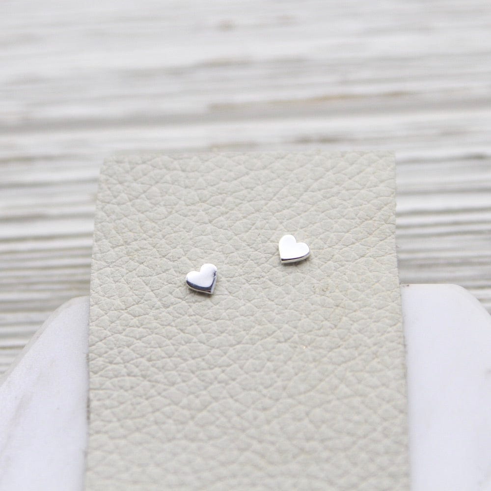 EAR Sterling Silver Tiny Heart Stud