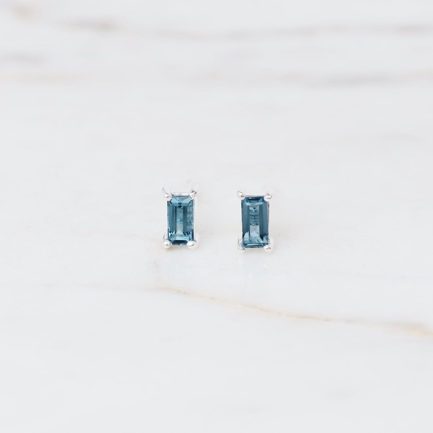 EAR Sterling Silver Tiny London Blue Topaz Baguette St