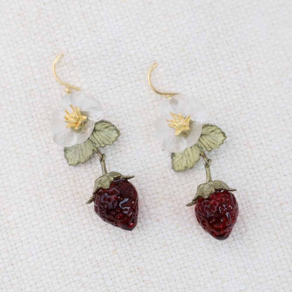 
                      
                        EAR Strawberry Wire Earring
                      
                    