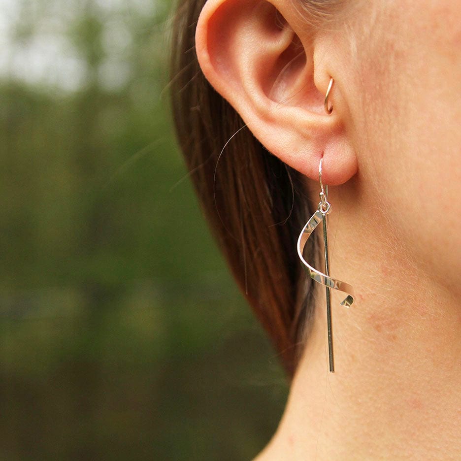 EAR Swirl Around Bar Earring