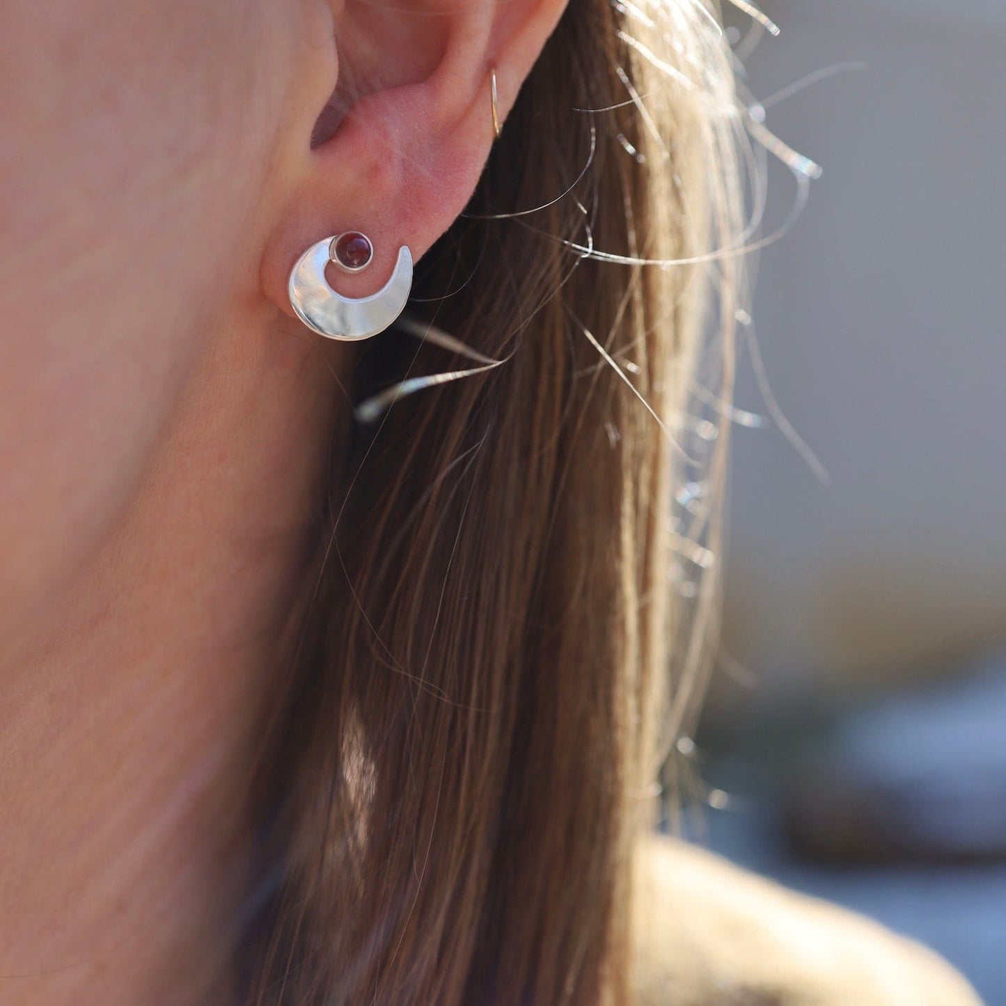 EAR Swirl Post With Garnet Earring