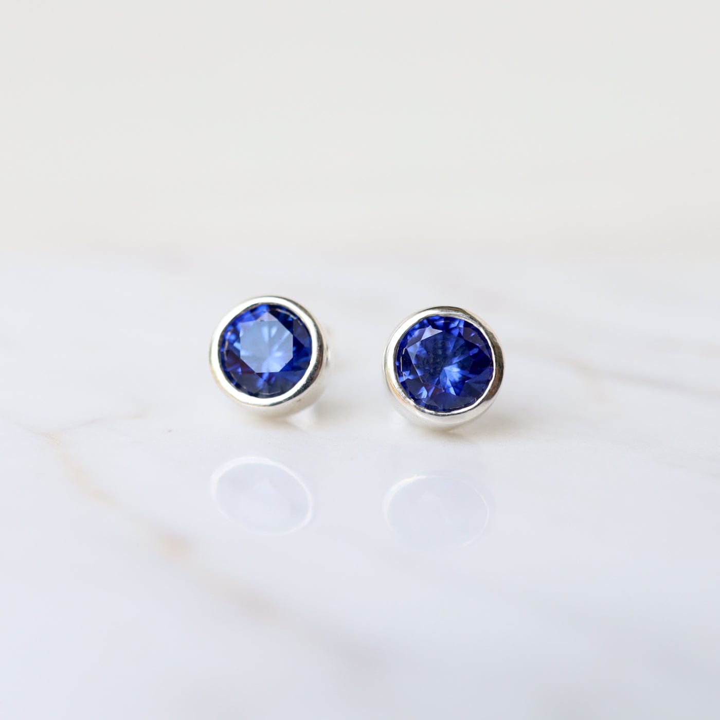 EAR Synthetic Sapphire Dot Post Earring