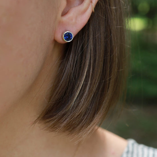 EAR Synthetic Sapphire Dot Post Earring
