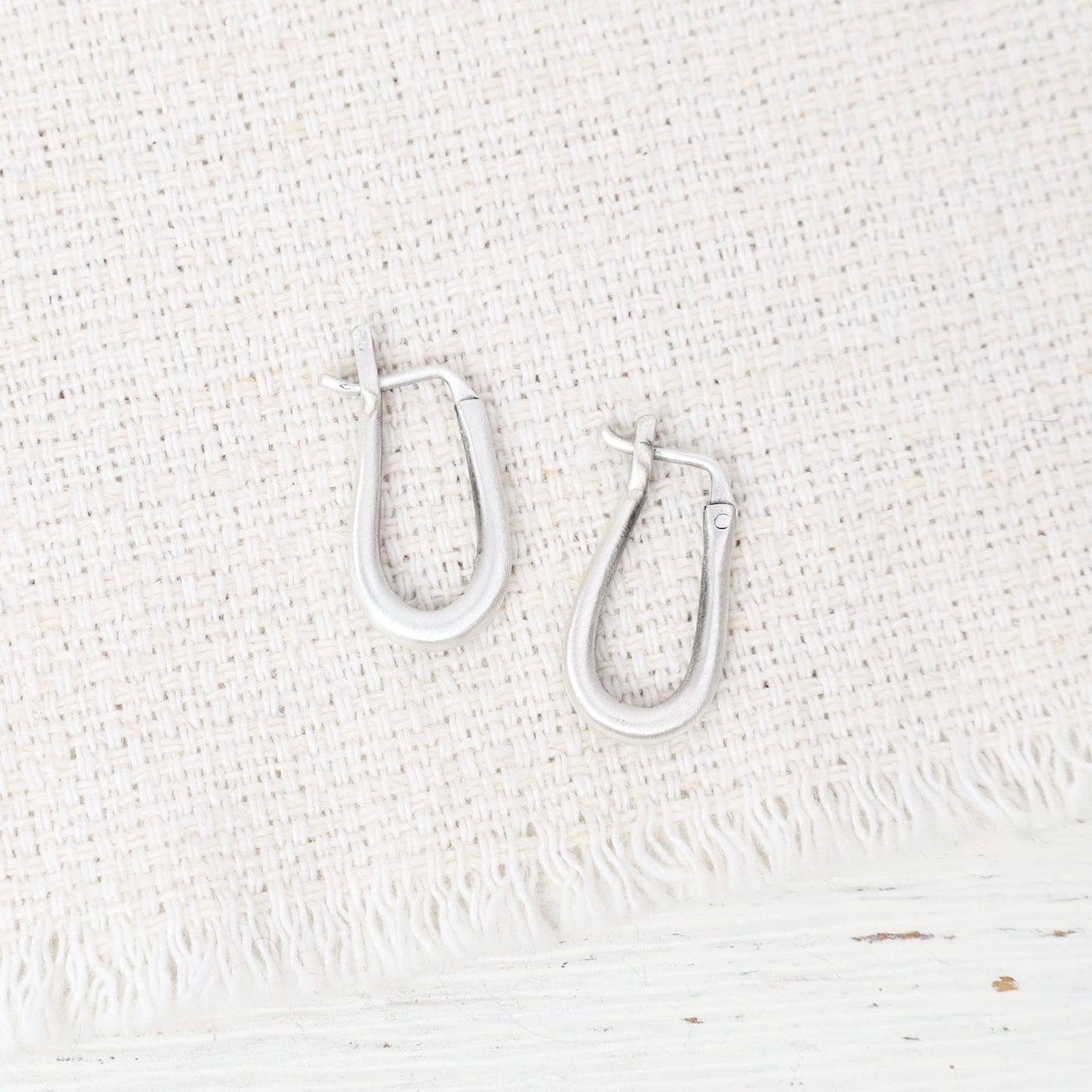 EAR Tapered Oval Hoops