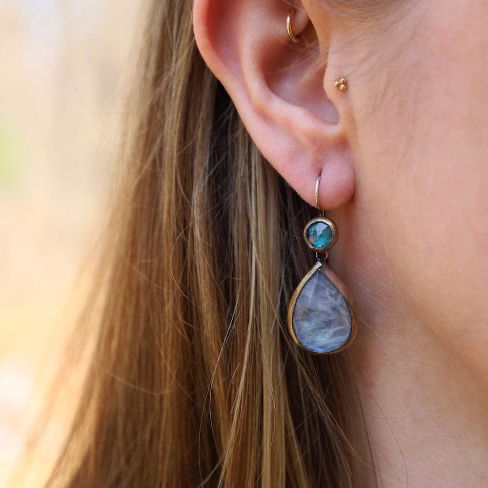 EAR Teardrop Crescent Rim Earrings with Moonstone