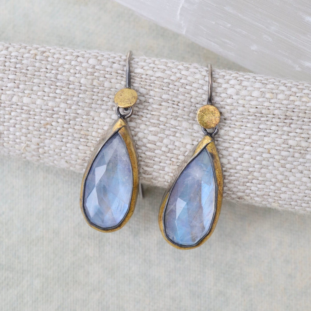 
                      
                        EAR Teardrop Fold Earrings with Rainbow Moonstone
                      
                    