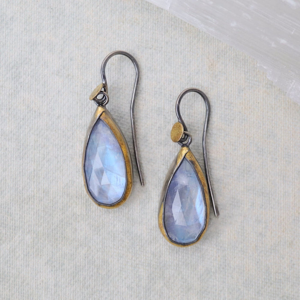 
                      
                        EAR Teardrop Fold Earrings with Rainbow Moonstone
                      
                    