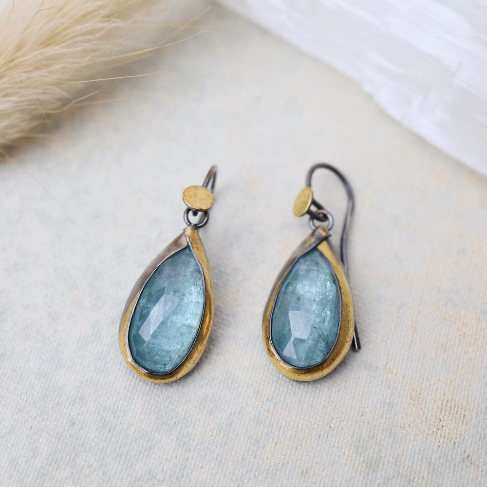 
                      
                        EAR Teardrop Fold Earrings with Sky Blue Kyanite
                      
                    