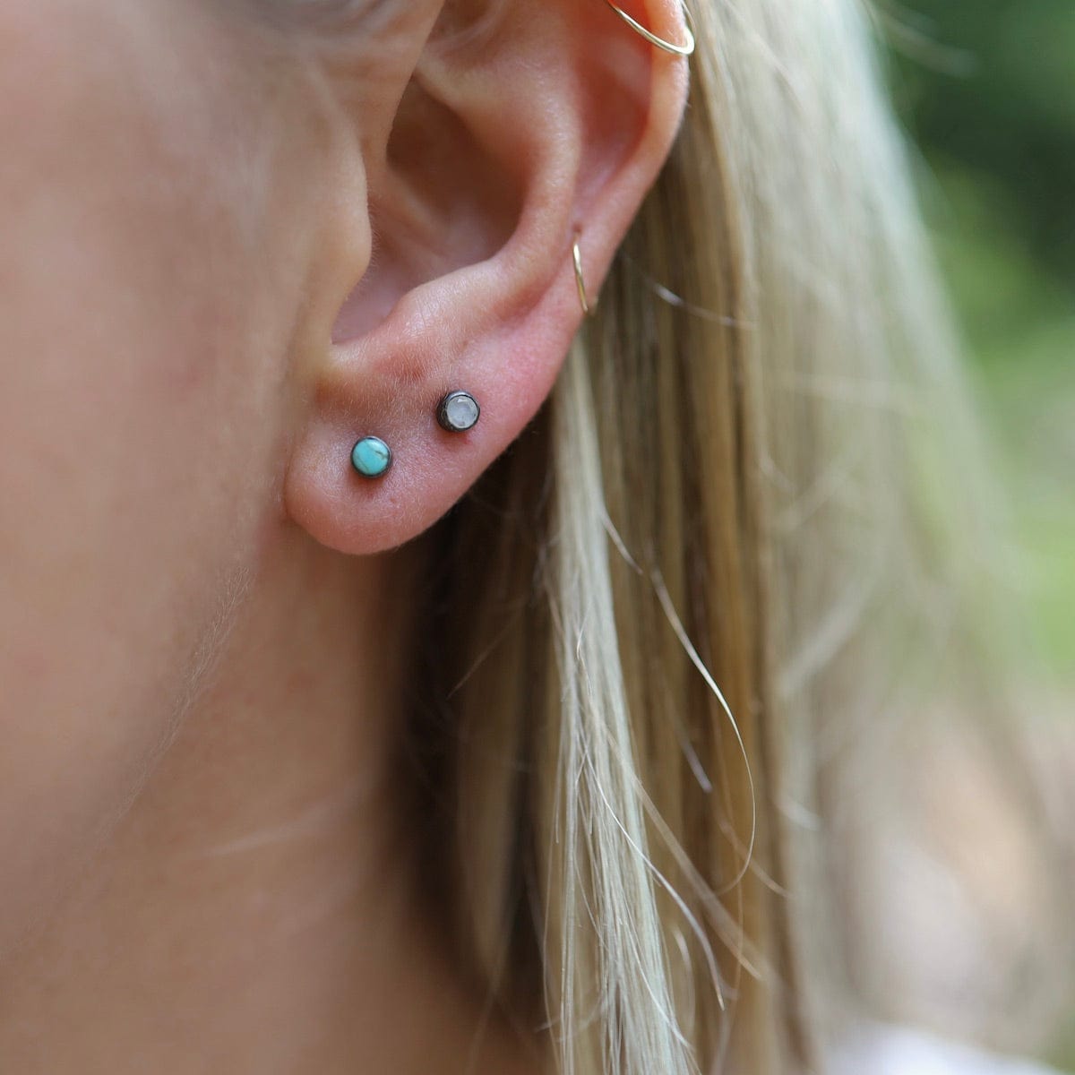 EAR Tiny Faceted Round Rainbow Moonstone Stud Earrings