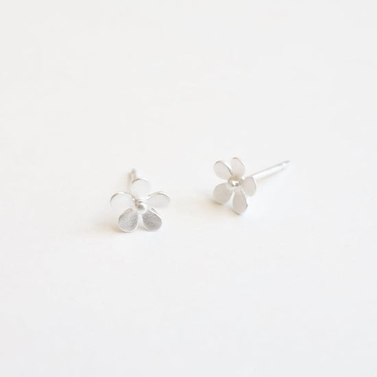 EAR Tiny Flower Stud Earring in Brushed Sterling Silver