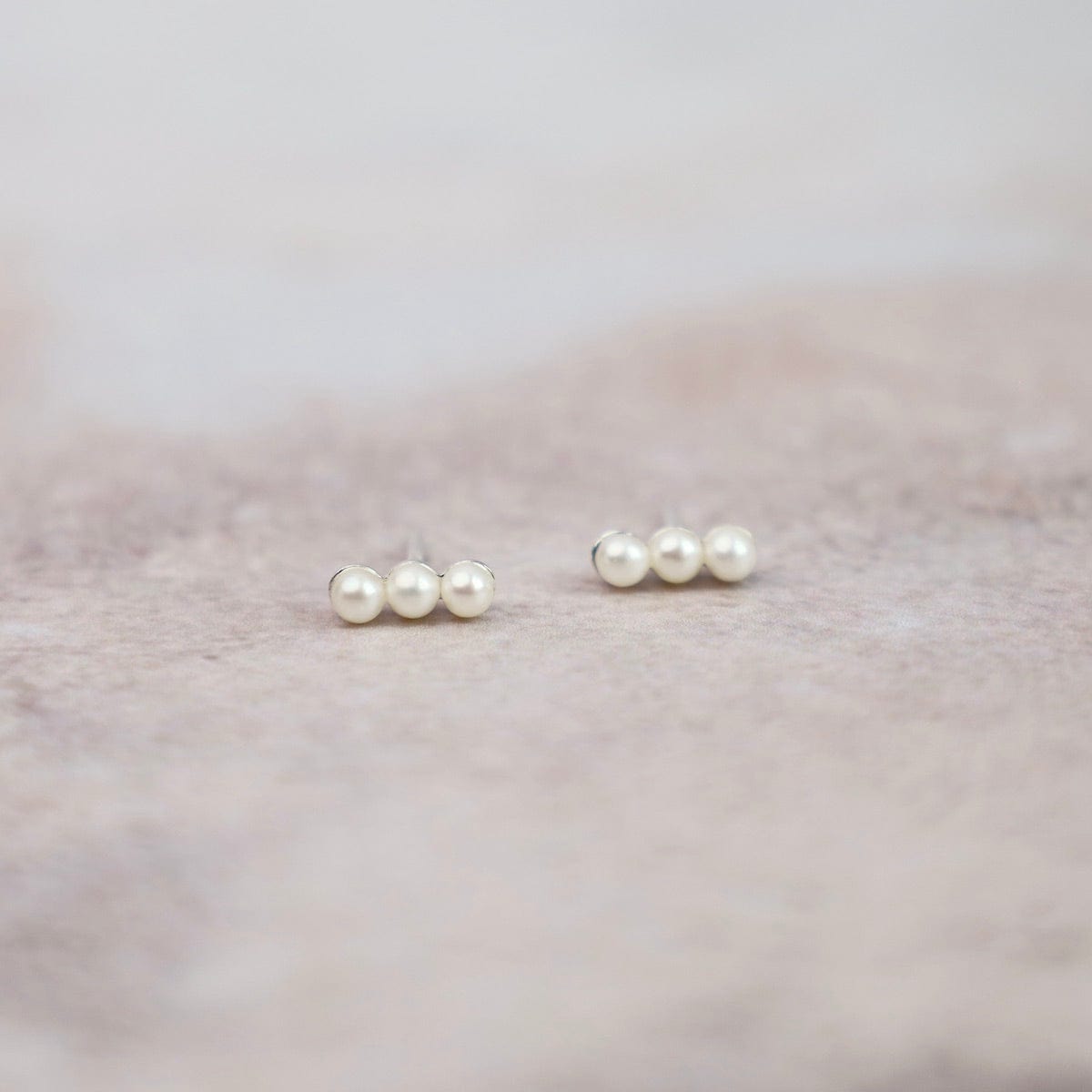 Load image into Gallery viewer, EAR Tiny Freshwater Pearl Bar Stud
